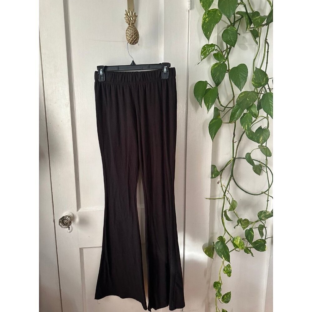 No Boundaries women’s size medium black bell bottoms leggings